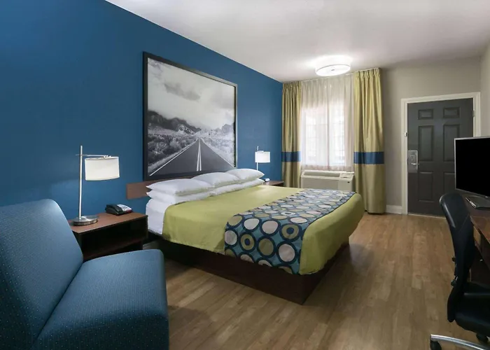 Super 8 By Wyndham San Antonio Near Fort Sam Houston