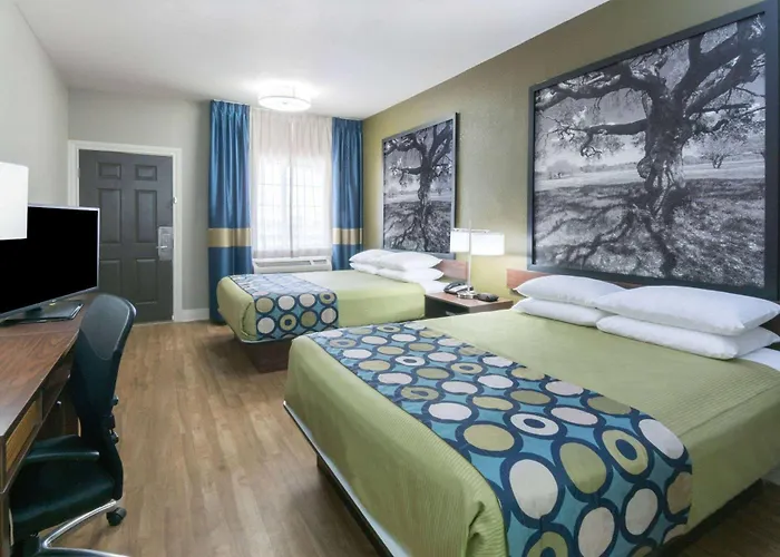 Super 8 By Wyndham San Antonio Near Fort Sam Houston