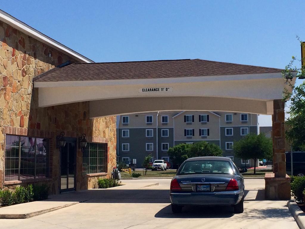 Super 8 By Wyndham Near Sam Houston Motel 2*
