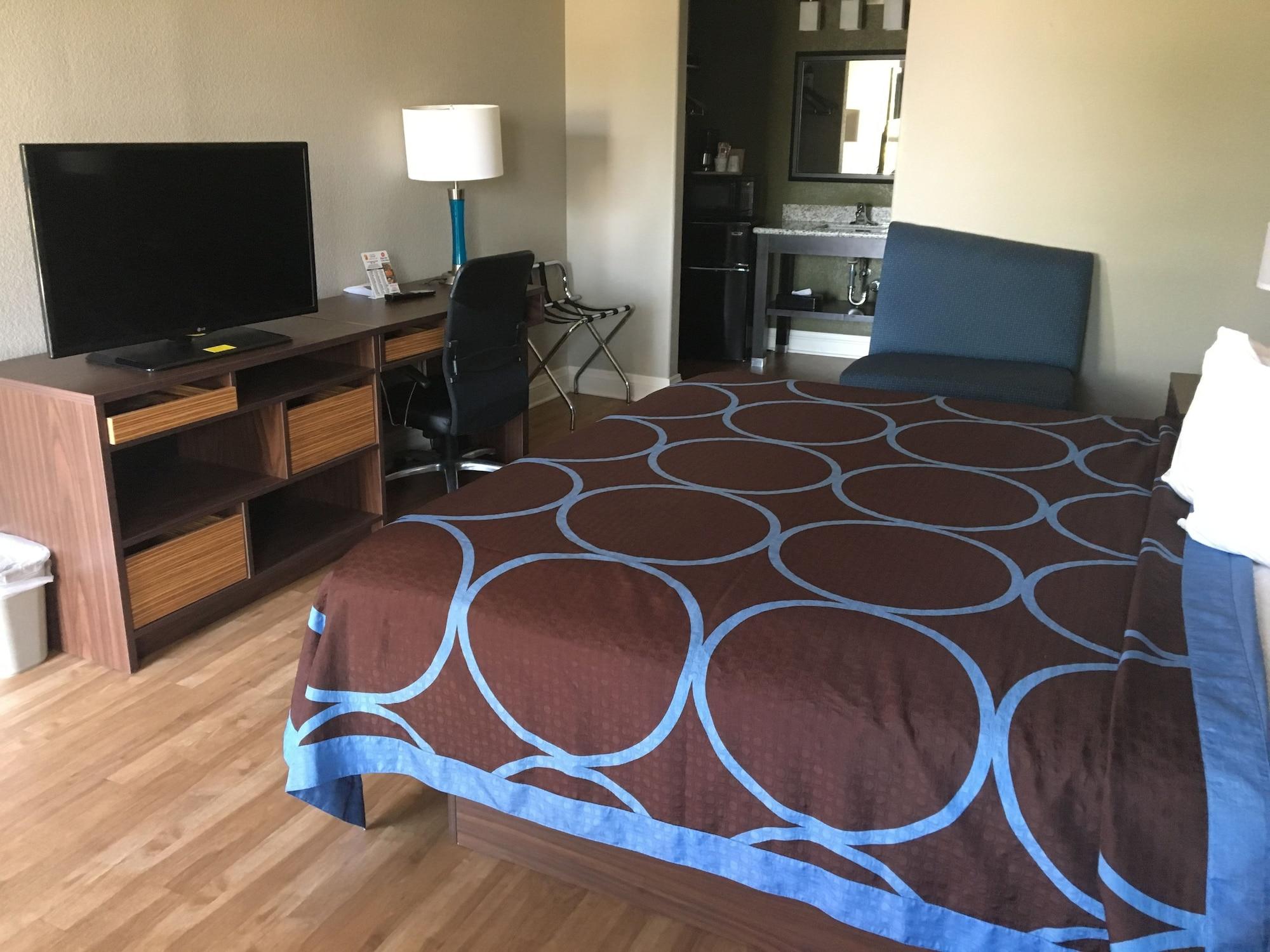 Super 8 By Wyndham Near Sam Houston Motel San Antonio