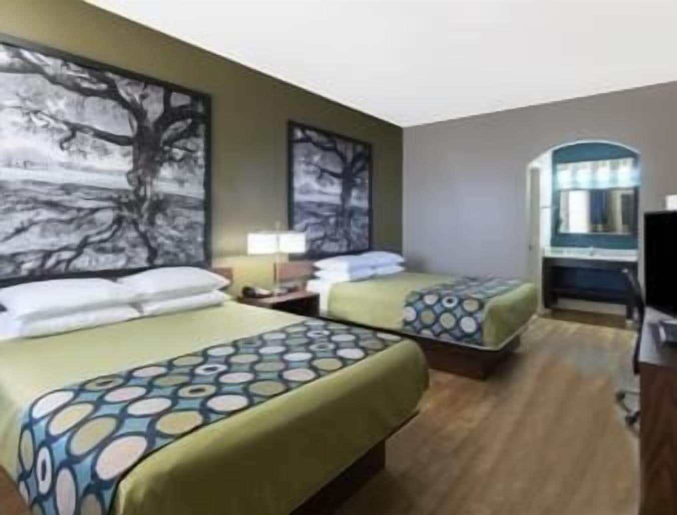 Super 8 By Wyndham Near Sam Houston Motel