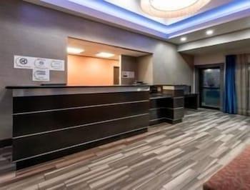 Super 8 By Wyndham Near Sam Houston 2*