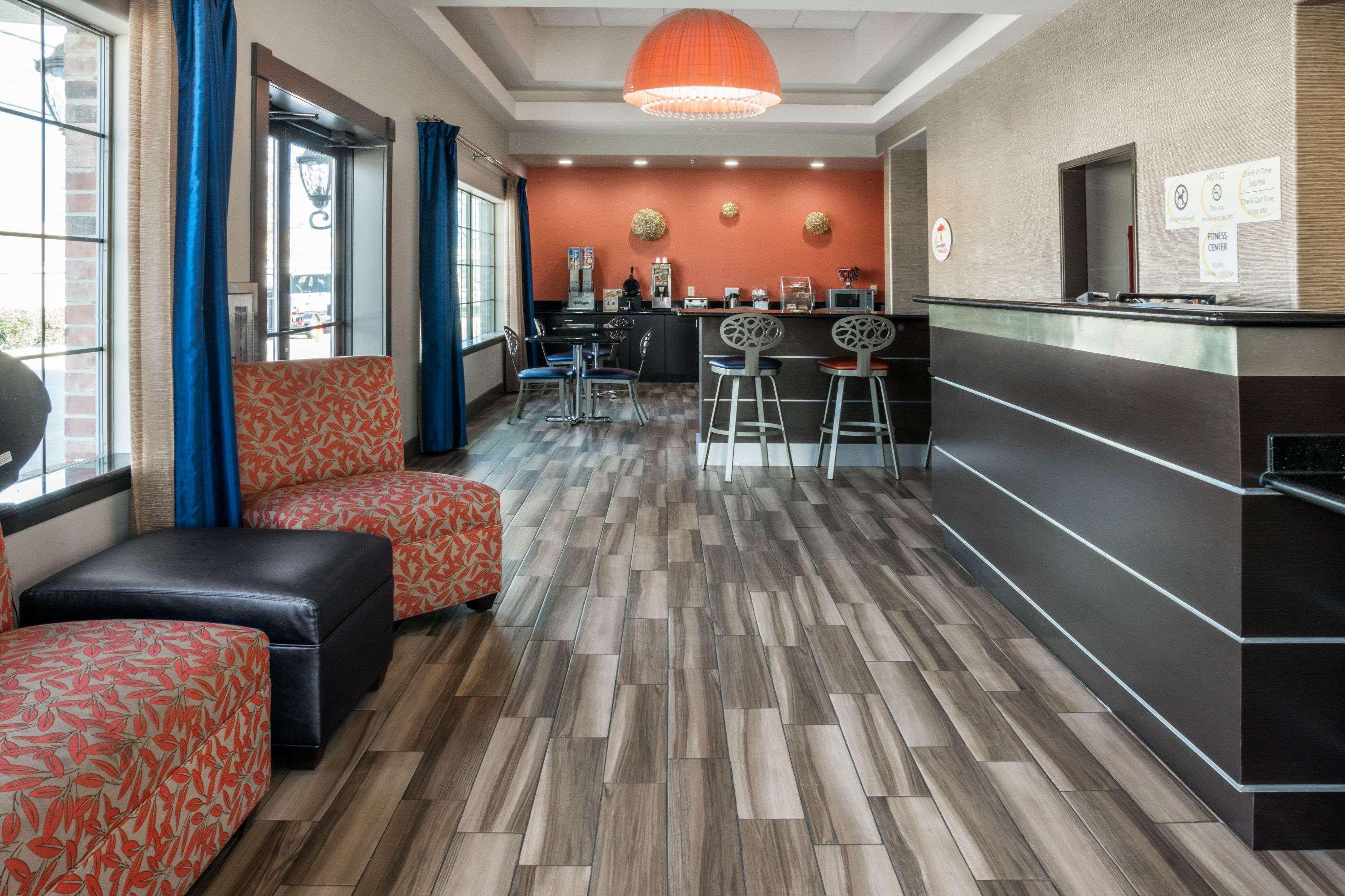 Motel Super 8 By Wyndham Near Sam Houston San Antonio