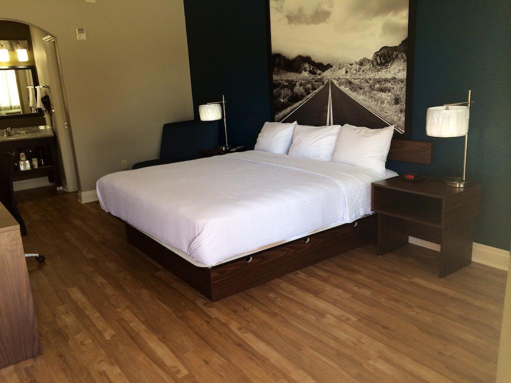 Motel Super 8 By Wyndham Near Sam Houston