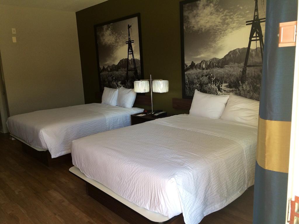 Motel Super 8 By Wyndham Near Sam Houston 2*